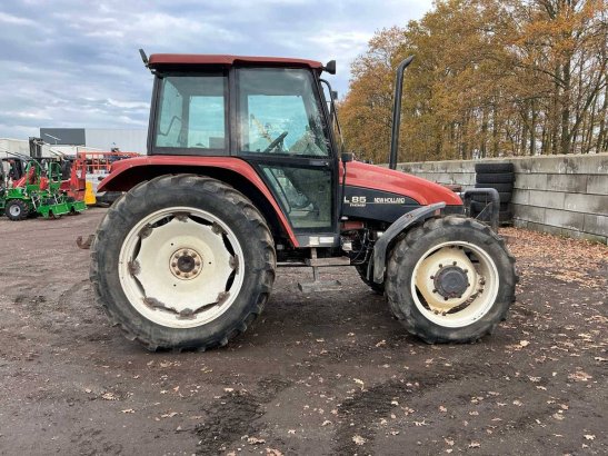 Agricultural tractor New Holland L85 DT Diesel 1996 L85 DT 1996 2 image 12
