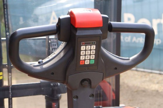 Stacker BT SWE140L Electric 1400kg 2.65m 2015 BT SWE140L 2015 2 image 12