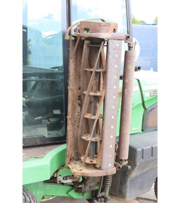 John Deere 1905 Diesel Tractor 2009 with Mowers John Deere 1905 2009 2 image 12