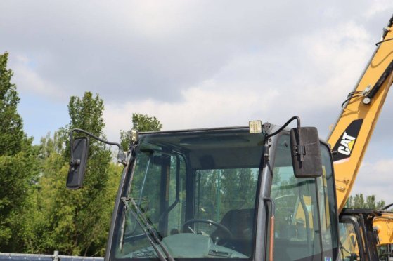 Komatsu WA100M-6 Diesel Wheel Loader 66kW 2012 WA100M-6 2012 2 Wheel Loaders image 12
