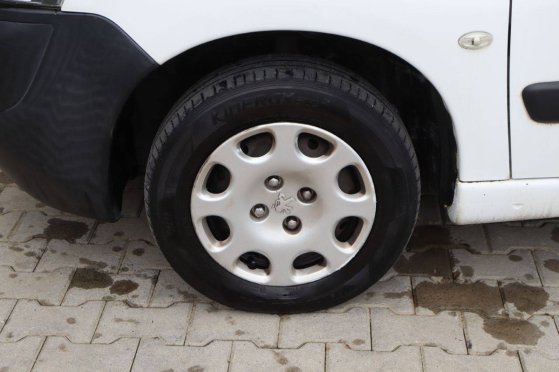 Peugeot Partner Diesel 74hp Van 2007 (Margin) Peugeot Partner 2007 2 Small Vans image 12