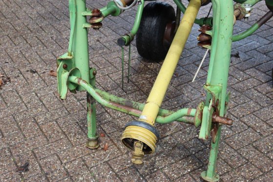 Hay tedder Krone KW8.80/8 2004 KW 8.80/8 2004 2 image 12