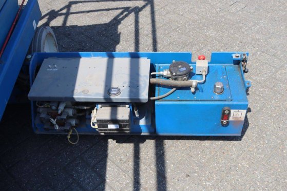 Skyjack SJIII-3226 Electric Scissor Lift 227kg 9.9m 2015 Skyjack SJIII-3226 2015 2 Scissor Lifts image 12