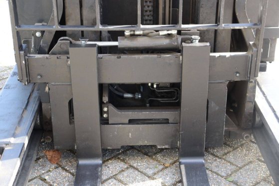 Toyota Electric Reach Truck 2 image 12