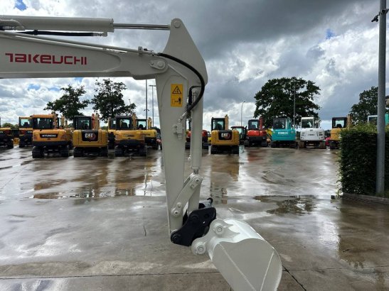 Midi excavator Takeuchi TB135 Diesel 2014 TB135 2014 2 image 12