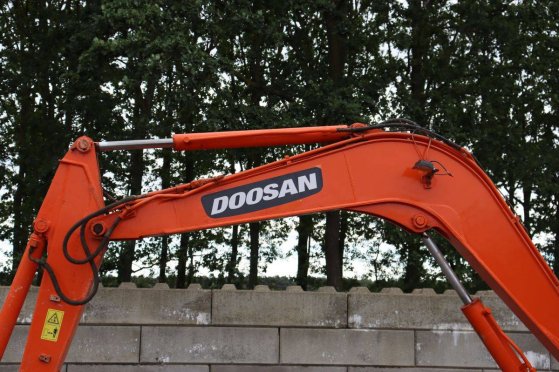 Doosan DH55-V Crawler Excavator Diesel 40kW 2010 Doosan DH55-V 2010 2 Crawler Excavators image 12