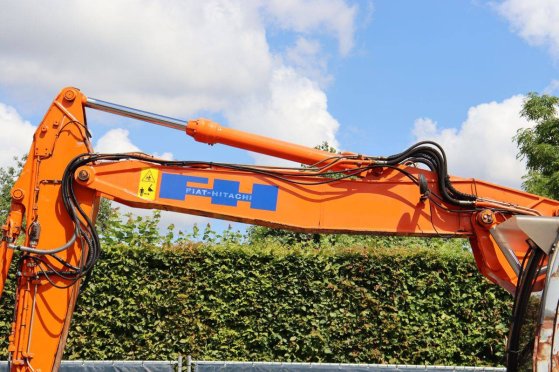 Wheel excavator Fiat Hitachi EX135W Diesel 76kW 2000 Fiat EX 135W 2000 2 Wheeled Excavators image 12