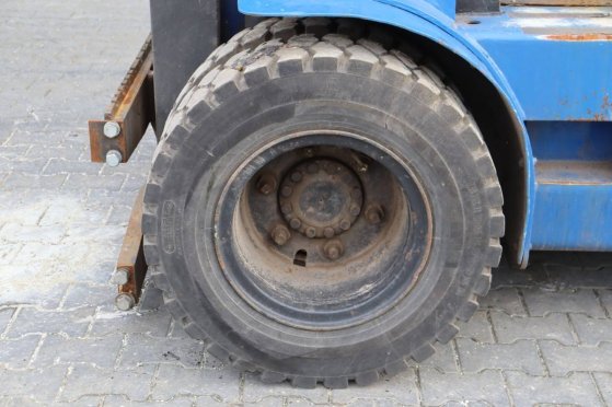 Mitsubishi Diesel Forklift 2 Forklift image 12