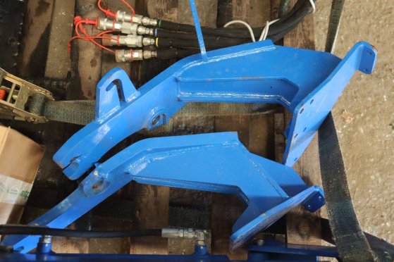 Solis 2400 Front Loader Solis 2400 2 image 12