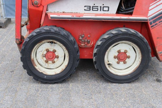 Skid steer loader Gehl SL 3610 Diesel 25kW Gehl SL 3610 2 Wheel Loaders image 12