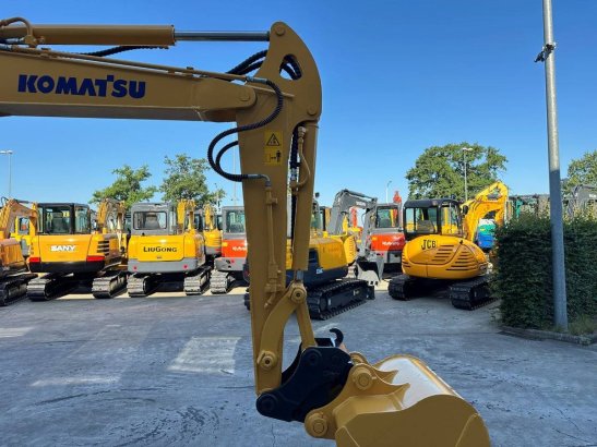 Midi excavator Komatsu PC40MR-2 Diesel 2012 PC40MR-2 2012 2 Crawler Excavators image 12
