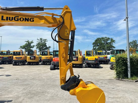 Midi excavator LiuGong CLG906E Diesel 2021 LIUGONG CLG906E 2021 2 Crawler Excavators image 12