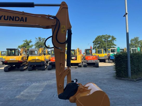 Midi excavator Hyundai R60VS Diesel 2018 R60VS 2018 2 Crawler Excavators image 27