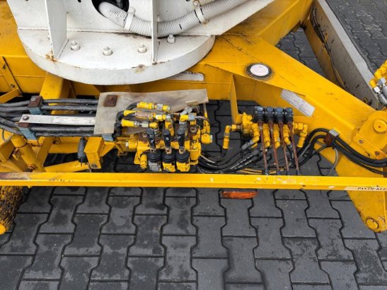 Custers Trailer-mounted Aerial Platform 0R20B 200kg 20m 2001 custers 0R20B 2001 2 image 57