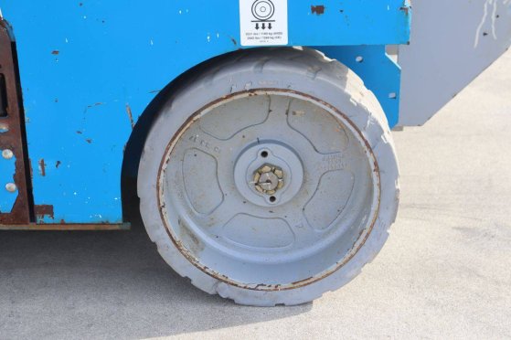 Genie GS-4047 Electric Scissor Lift 350kg 13.75m 2016 GS-4047 2016 2 Scissor Lifts image 72
