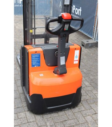 Stacker BT SWE140L Electric 1400kg 2.65m 2015 BT SWE140L 2015 2 image 12