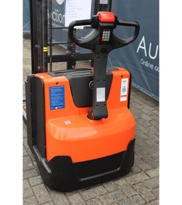 Stacker BT SWE140L Electric 1400kg 2.65m 2015 BT SWE140L 2015 2 image 12