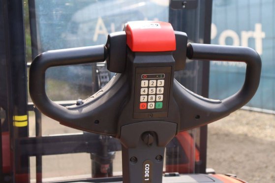Stacker BT SWE140L Electric 1400kg 2.65m 2015 BT SWE140L 2015 2 image 12