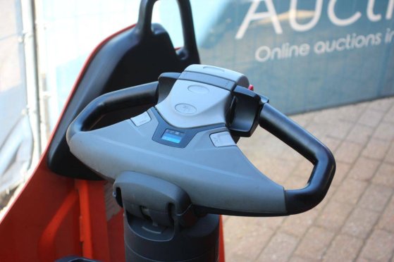 Toyota LPE200 Electric Pallet Truck 2000kg 2020 LPE200 2020 2 Pallet trucks image 12
