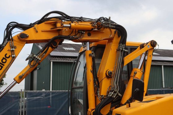 Wheel excavator Mecalac 12 MXT Diesel 68kW 1997 Mecalac 12 MXT 1997 2 Wheeled Excavators image 12
