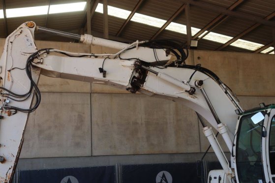 Crawler excavator Hyundai Robex 210LC-9 Diesel 193kW 2013 Robex 210LC-9 2013 2 Crawler Excavators image 12