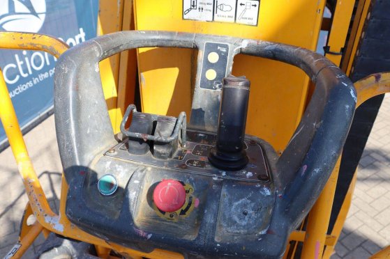 JLG Toucan 8E Electric Mast Lift 8.2m 2011 Toucan 8E 2011 2 image 12