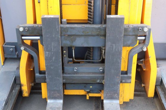 Jungheinrich ETV 114 Electric Reach Truck 1400kg 7.7m 2008 ETV 114 2008 2 image 12