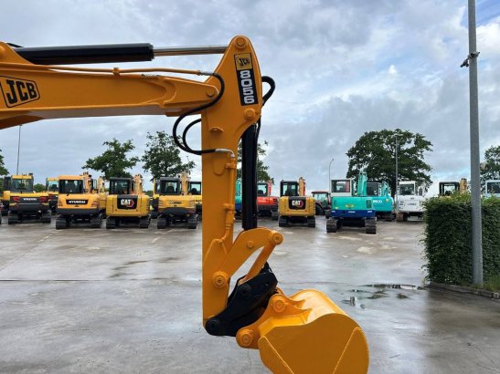 JCB 8056 Diesel Crawler Excavator 2009 8056 2009 2 Crawler Excavators image 12