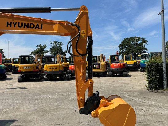 Crawler excavator Hyundai R60VS Diesel 40.5kW 2019 R60VS 2019 2 Crawler Excavators image 12