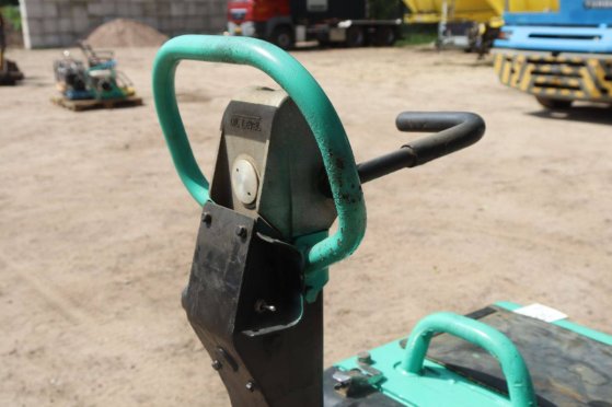 Mikasa MVH408 Diesel Vibratory Plate 6.7kW 2014 Mikasa MVH408 2014 2 image 12