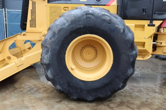 Wheel logger Caterpillar 545C Diesel 2014 545C 2014 2 Wheeled Excavators image 12