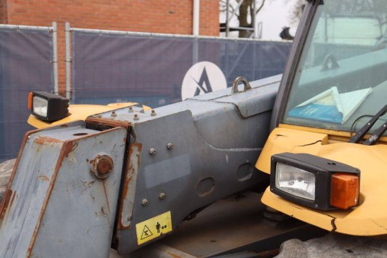 New Holland LM 410 Diesel Telehandler 2000 LM 410 2000 2 image 12