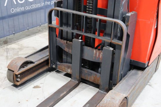 Linde R10B-01 Electric Reach Truck 1000kg 7.8m 2017 R10B-01 2017 2 image 12