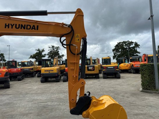 Midi excavator Hyundai R60VS Diesel 2016 R60VS 2016 2 Crawler Excavators image 12