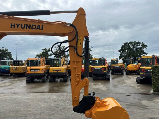Midi excavator Hyundai R60VS Diesel 2017 R60VS 2017 2 Crawler Excavators image 27