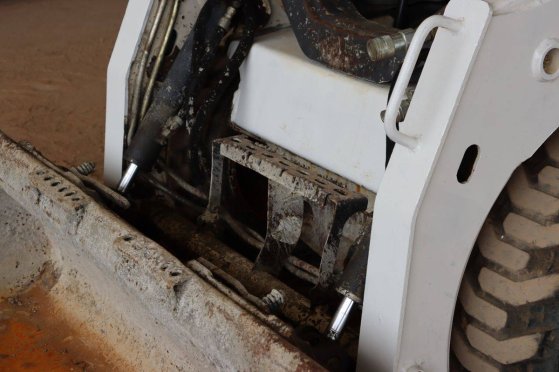 Skid steer loader Bobcat S450 Diesel 35.9kW 2015 7333 2015 2 Wheel Loaders image 12