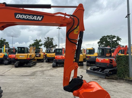 Doosan DX55-9C Diesel Midi Excavator 2018 Doosan DX55-9C 2018 2 image 12