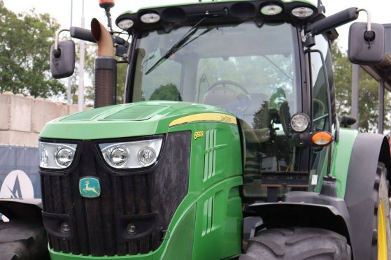 Tractor John Deere 6190R Diesel 210hp 2012 John Deere 6190R 2012 2 image 12