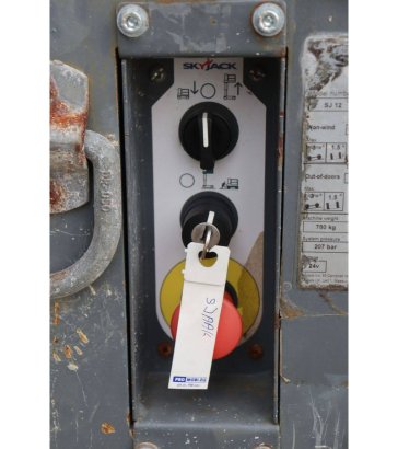 Skyjack SJ12 Electric Mast Lift 227kg 5.6m 2013 Skyjack SJ12 2013 2 image 12