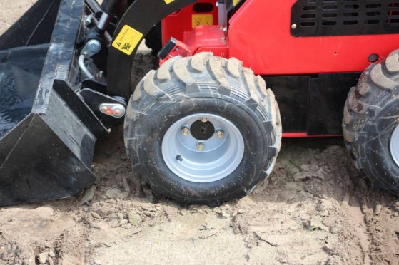 Captok CK323WJ Skid Steer Loader Petrol 13.5 hp 2025 Captok CK323WJ 2025 2 Wheel Loaders image 13