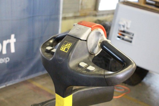 Hyster Electric Stacker 1400kg 4.63m 2017 2017 2 image 13