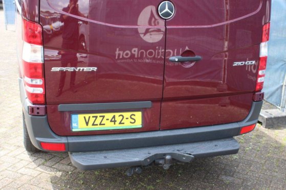 Mercedes-Benz Sprinter 210 CDI Diesel 95hp Van 2016 Sprinter 210 CDI 2016 2 Closed vans image 13