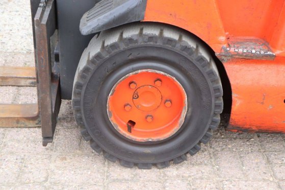 Linde E30/03/600 Electric Forklift 3000kg 4.5m 2005 E30/03/600 2005 2 Forklift image 13