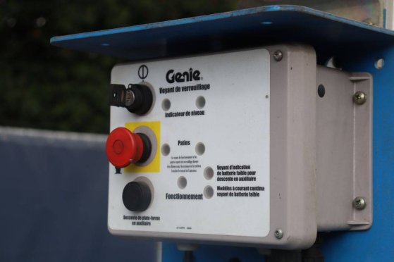 Genie IWPE-20S Electric Mast Lift 8.1m 2000 IWPE-20S 2000 2 image 13