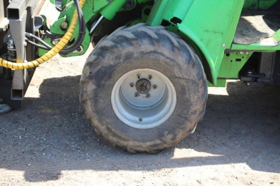 Avant M635 Diesel Articulated Loader 2010 with Attachment M635 2010 2 Wheel Loaders image 13