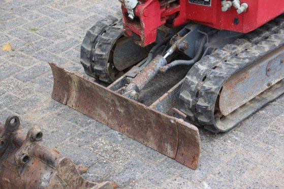 Mini excavator Takeuchi TB108 Diesel 2006 TB108 2006 2 image 13
