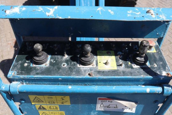 Genie Z-45/25 Articulated Boom Lift Diesel 227kg 16m 2007 Z-45/25 2007 2 image 13