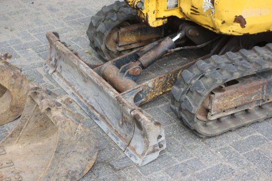 Mini excavator Komatsu PC16R-3HS Diesel 11.8kW 2012 PC16R-3HS 2012 2 image 13