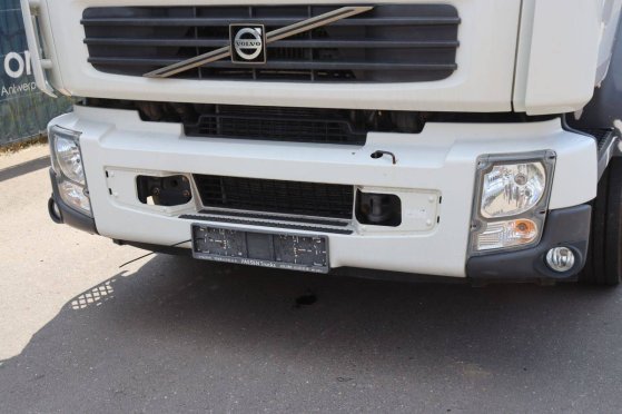 Box truck Volvo FL240 refrigerated Diesel 2012 FL240 frigo 2012 2 image 28