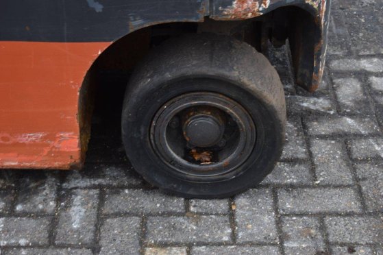 Heftruck Tailift FB25 Elektrisch 2500kg Tailift FB25 2005 2 Forklift image 13